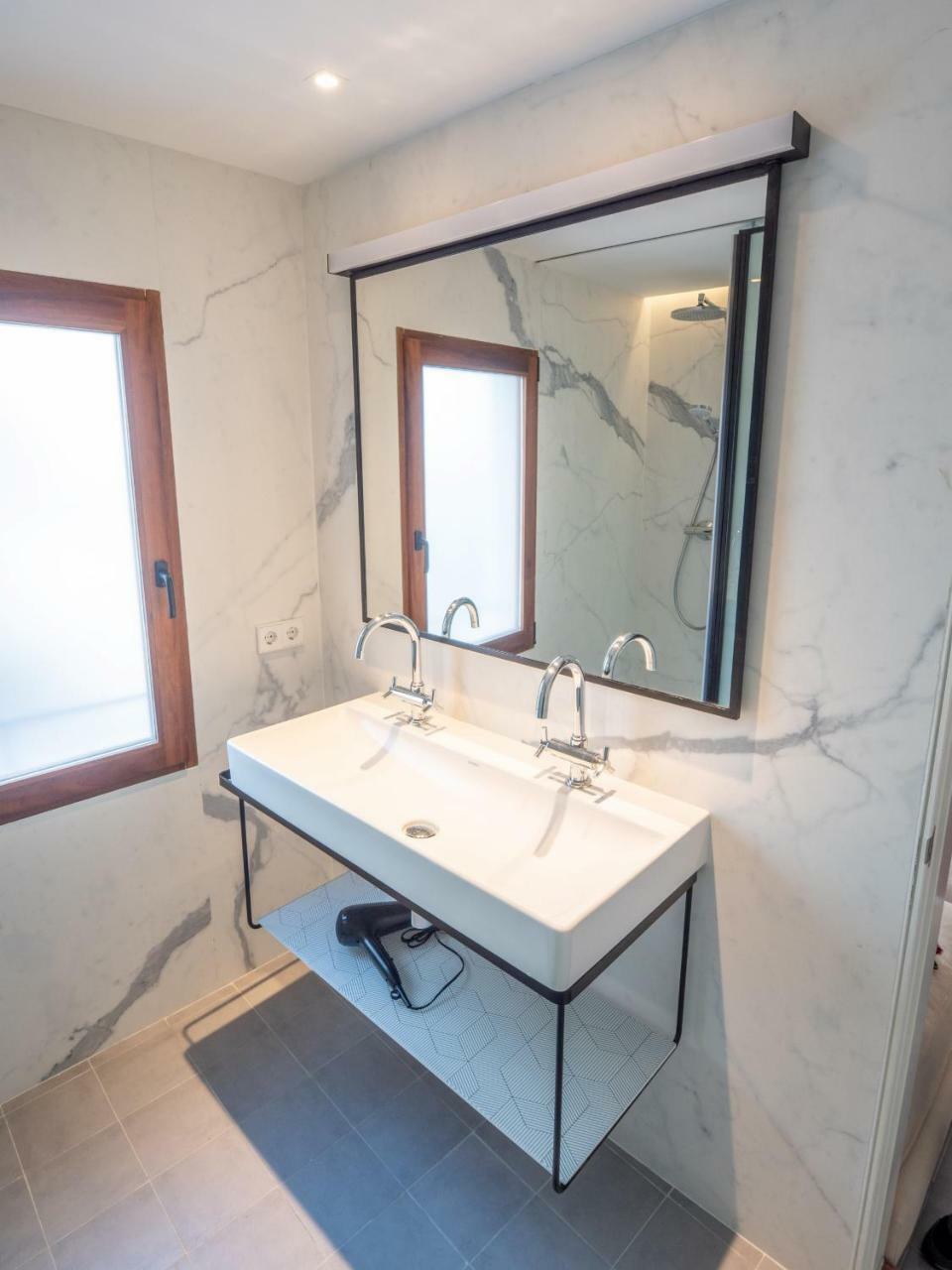 Es Palauet Brandnew One Suite Apartment In Ibiza Center Exterior foto